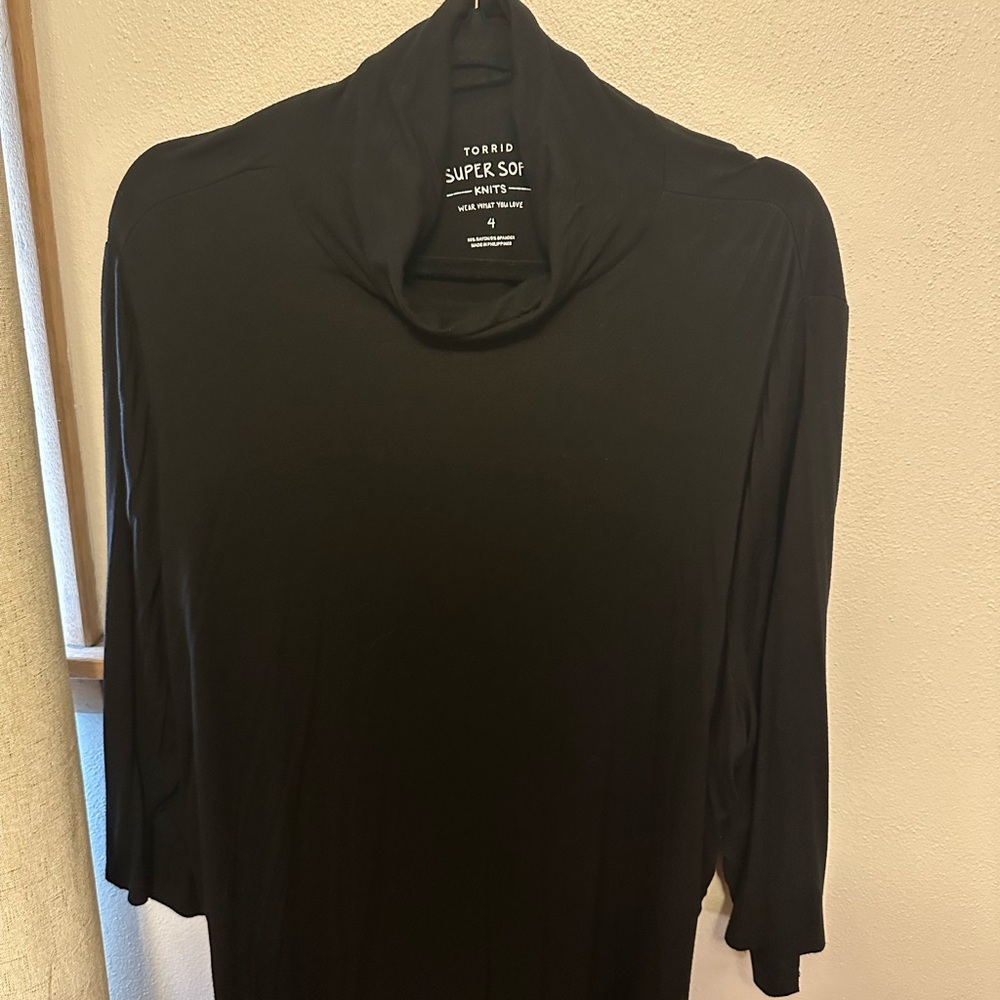 Torrid Black Long Sleeve Women's Tee
